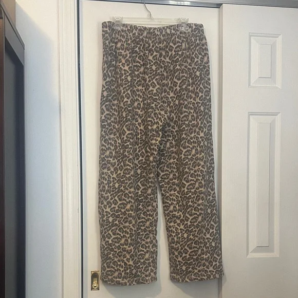 aerie Leopard-Print Lightweight Street Trouser Sweatpants - Picture 4 of 4
